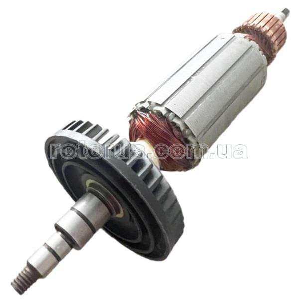 Якорь болгарки Makita 9565C, 9565CVR, 9565PCV аналог Для моделей: болгарка Makita 9564CV, 9565C, 9565CR, 9565CV, 9565CVR, 9565PCV. Параметры: Мощность 1400 Вт/ Длина (габарит) 190 мм/ Диаметр шихтованого каркаса 35 мм/ Длина каркаса 56 мм/ Диаметр коллектора 24 мм/ Посадка переднего подшипника 12 мм/ Посадка заднего подшипника 7 мм/ Посадка под малую шестерню 8 мм/ Резьба на валу М6/ Расстояние между посадками подшипников 135 мм.