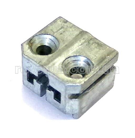 Пилкодержатель лобзика Sparky TH 65, TH 65E, TH 70E Оригинальная запчасть Sparky. Для моделей: лобзик Sparky TH 70E; TH 65; TH 65E. Размеры: Сечение посадки штока 14х12 мм/ Диаметр посадки винтов крепления 4 мм/ Габаритные размеры 22х15х19 мм.